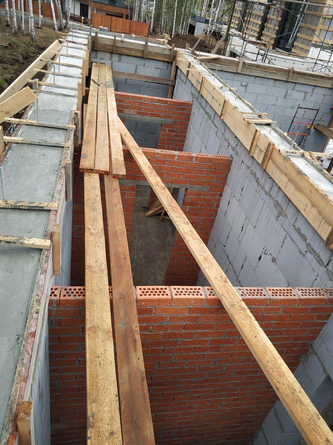 армопояс, армопояс из кирпича, армопояс в доме, армирование армопояса, армопояс для стены 300 под плиты перекрытия