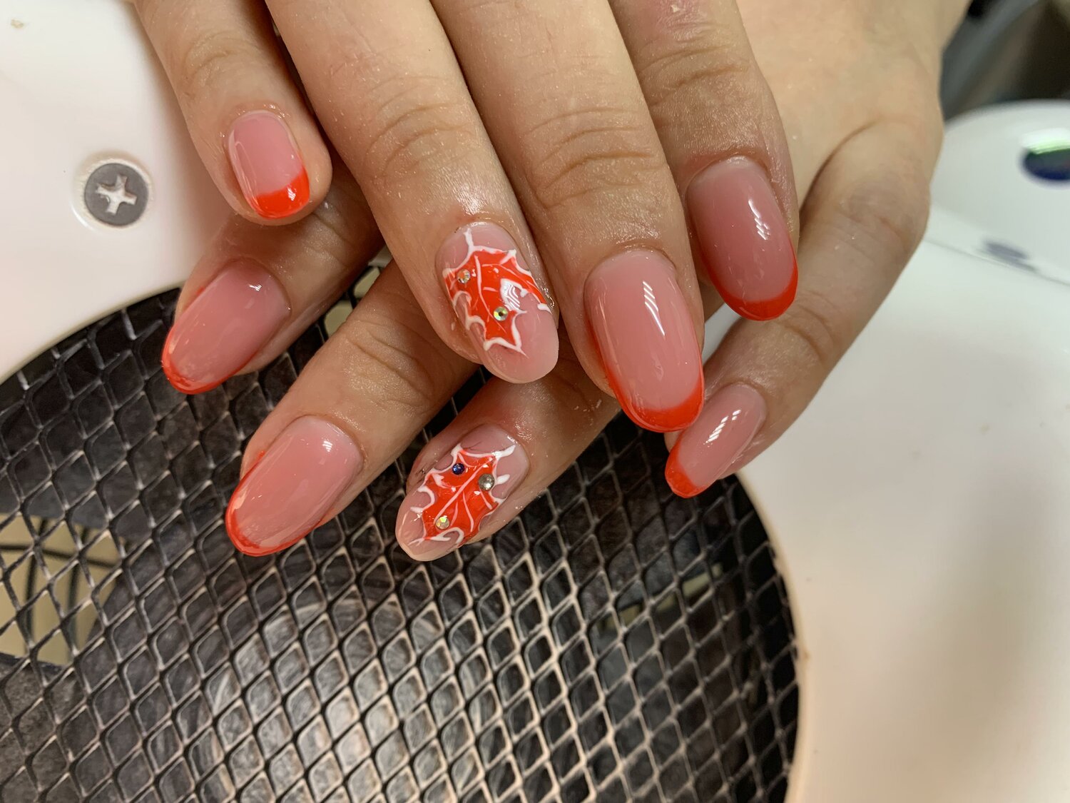 ногти оранжевые дизайн, маникюр коралловый френч, коралловый маникюр, маникюр в коралловых тонах, ногти