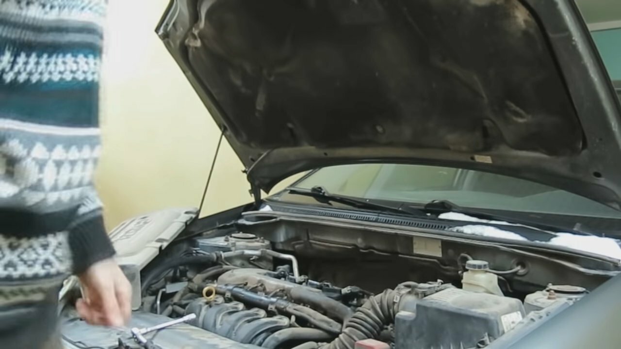 упор капота мазда 3, упоры капота форд мондео 4, упор капота toyota camry, упор капота, газовый упор капота мл 164