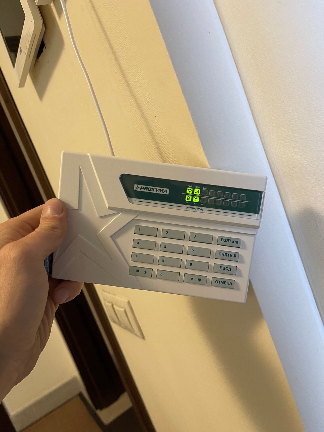 Услуги охраны людей и объектов в Москве: 120 охранников со средним ...