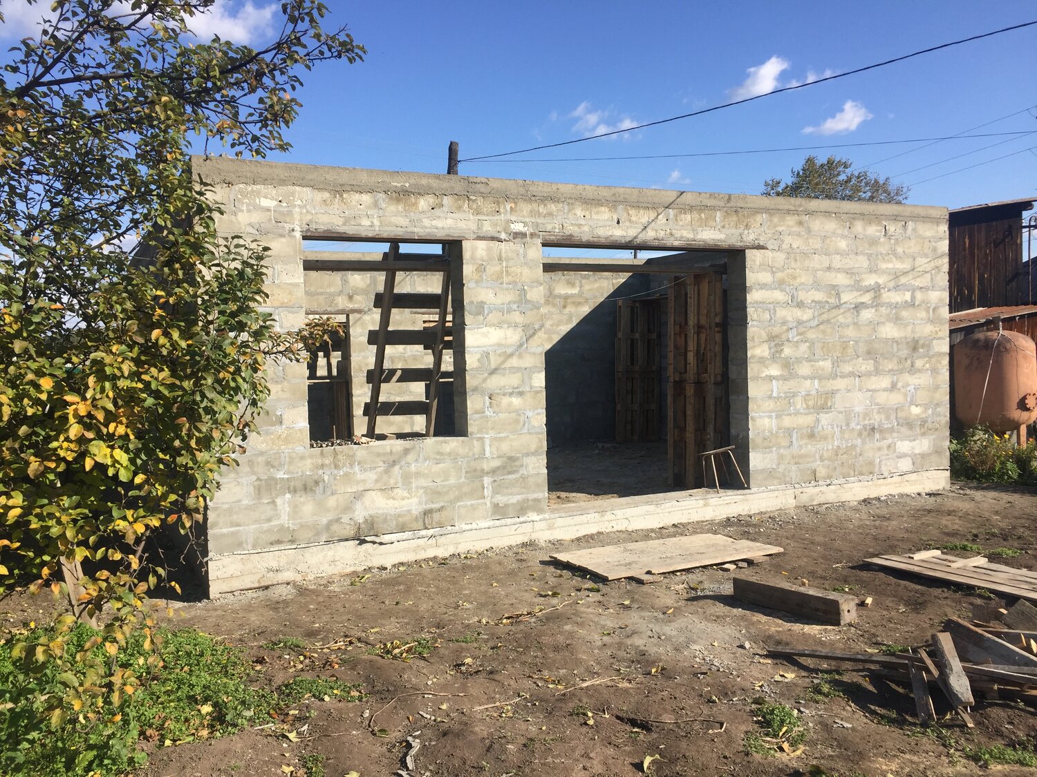 постройка гаража из керамзитобетонных блоков, гараж из керамзитобетонных блоков, дом из керамзитных блоков, баня из керамзитобетонных блоков проекты, дом