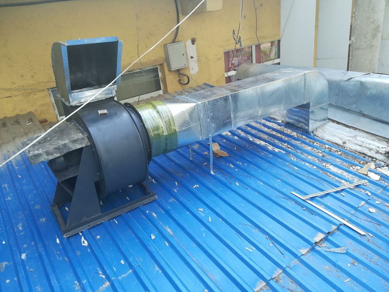 вентиляция вытяжная, система дымоудаления ц4-75-2.5, вентиляционные системы, радиальный вентилятор на кровле, системы вентиляции