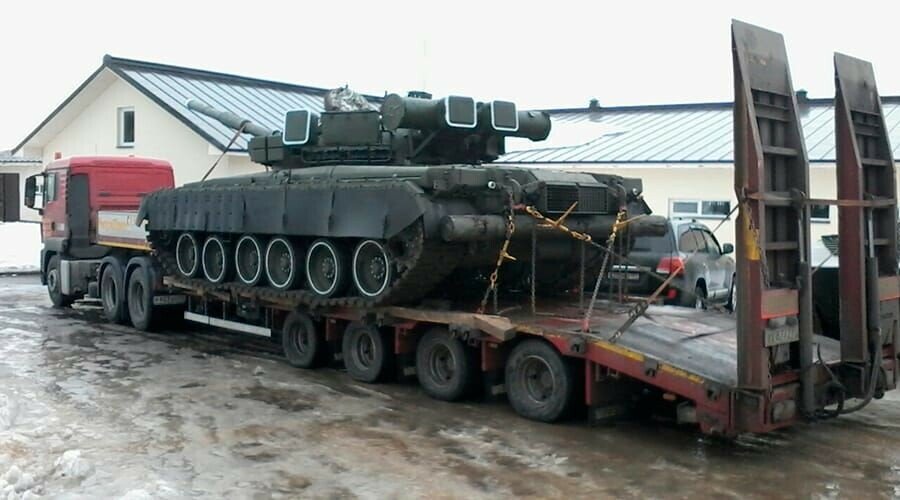 транспортировка танков, трал для перевозки танков, камаз трал военный, трал танковоз, перевозка танков