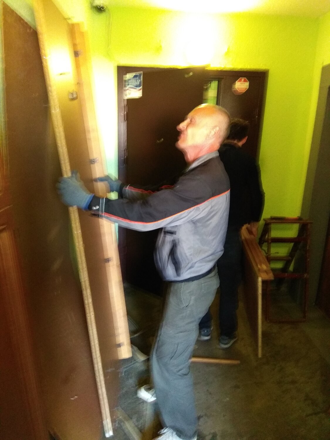 дверь подъезда, дверь, демонтаж дверей, монтаж дверей, монтаж входной двери