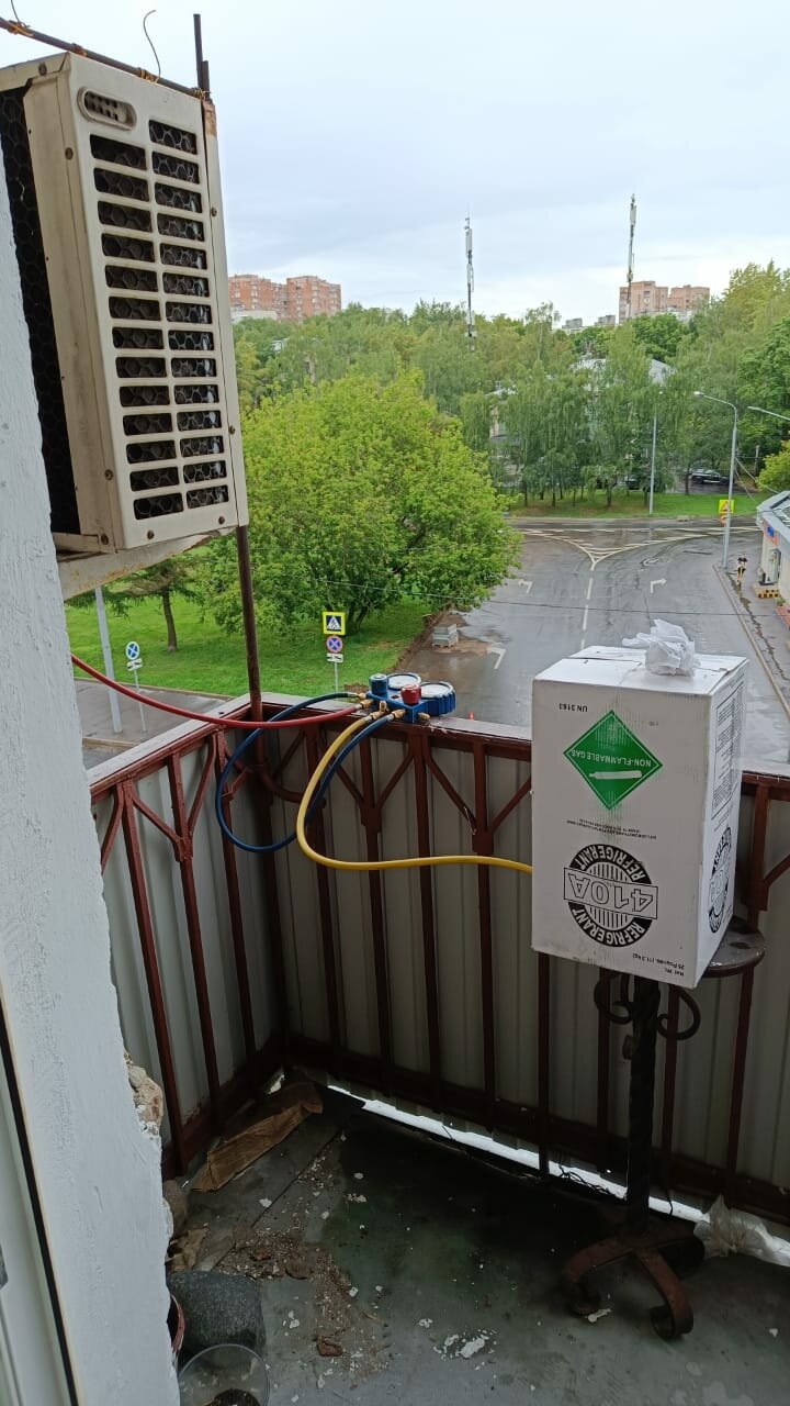 установленный кондиционер, наружный блок кондиционера, кондиционер в новостройке, кондиционер, монтаж кондиционера