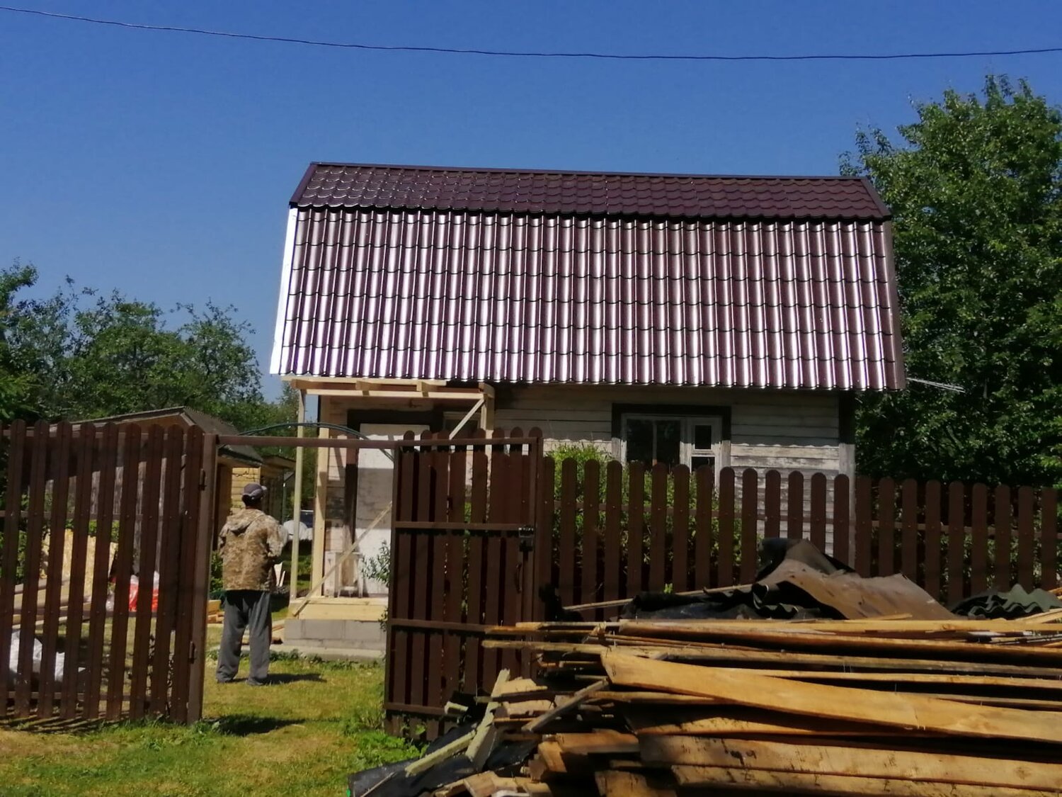 Монтаж кровли из металлочерепицы