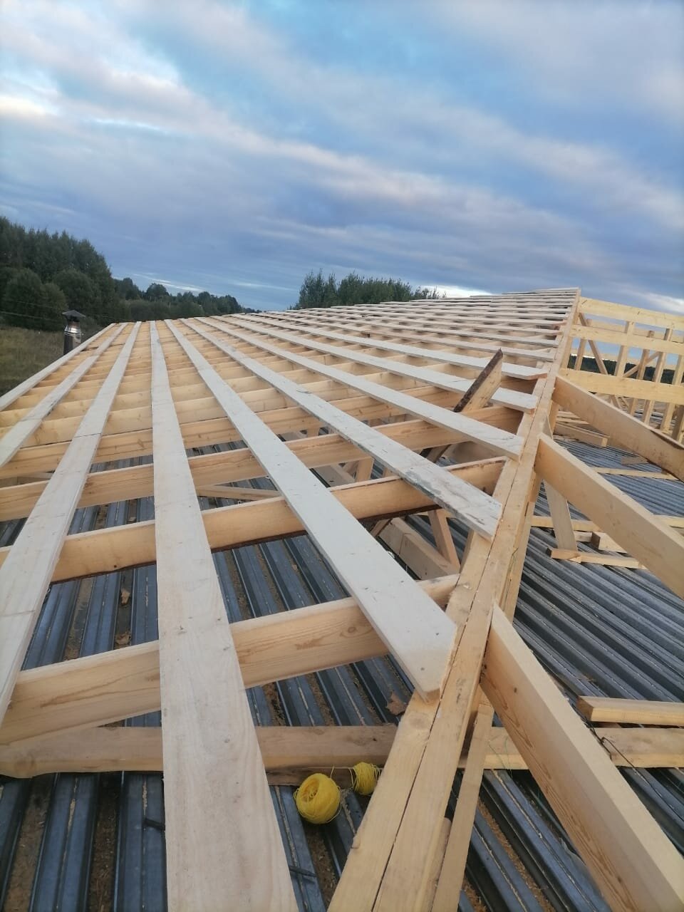 Возведение стропильной системы