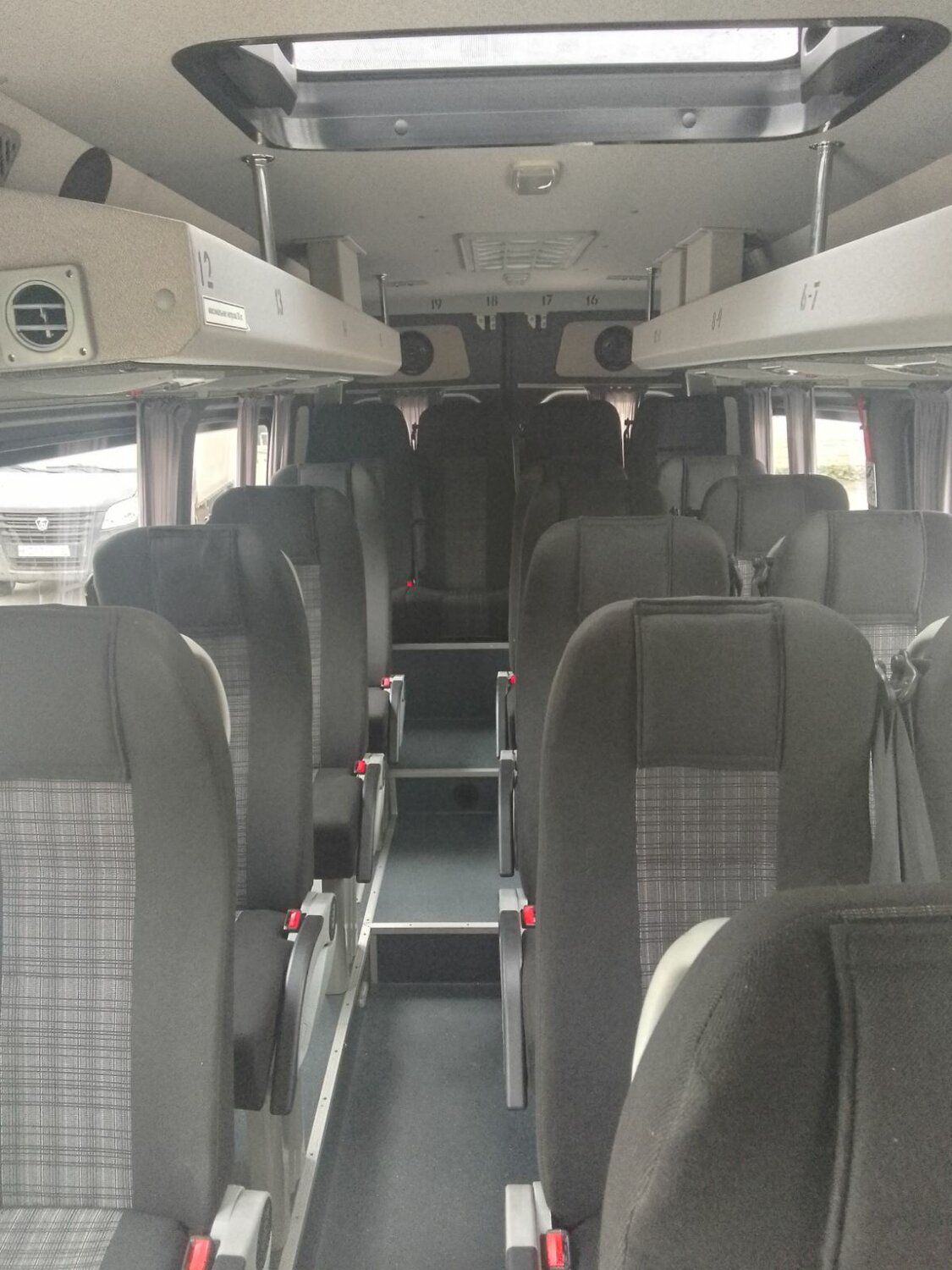 mercedes-benz sprinter, mercedes benz sprinter 515 салон, микроавтобус мерседес спринтер, микроавтобус, туристический автобус мерседес спринтер белый