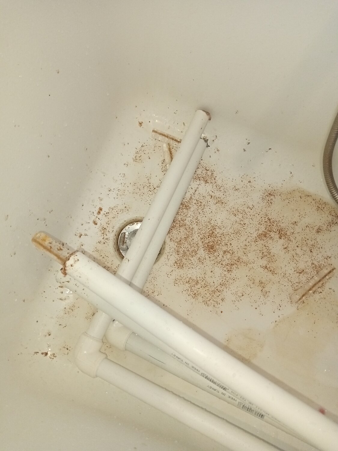 трубы из полипропилена, старые трубы водоснабжения, полипропиленовые трубы, полипропиленовые трубы для отопления, мешают трубы при установке ванны