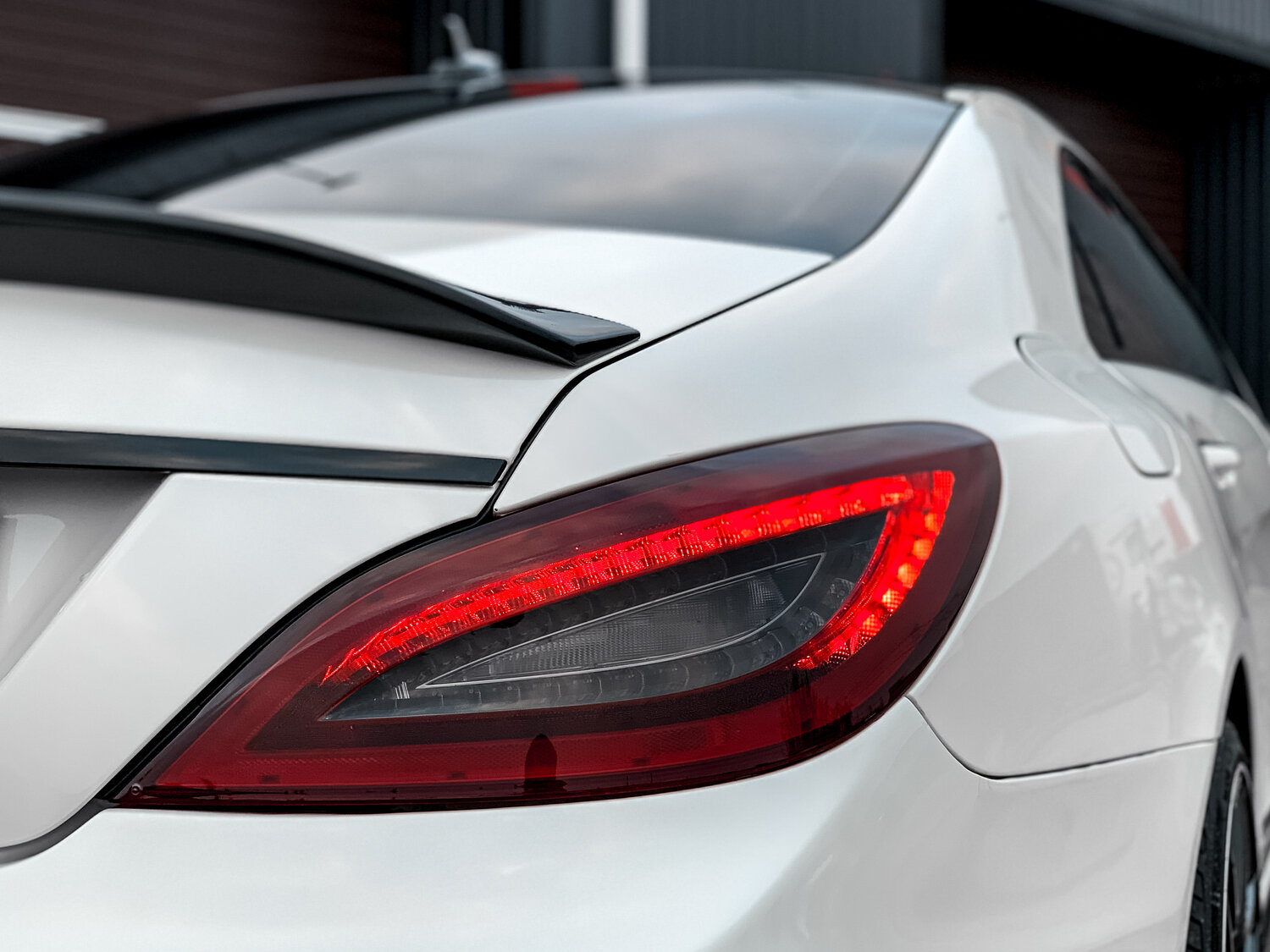 задние фары мерседес cla, спойлер cls 257, спойлер мерседес w205, автомобиль, задний спойлер на cls c218