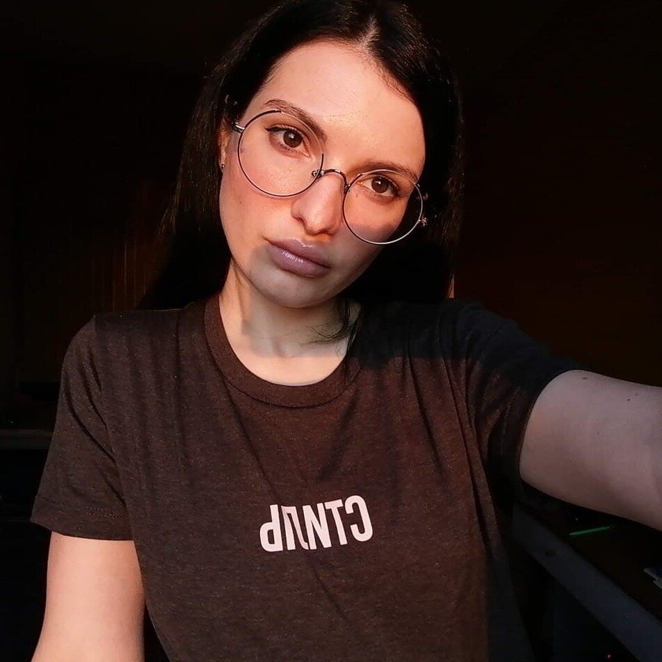 Анна Попова