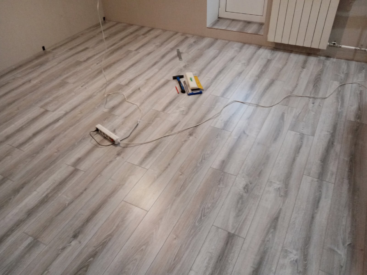 Горизонтальная укладка ламината на пол