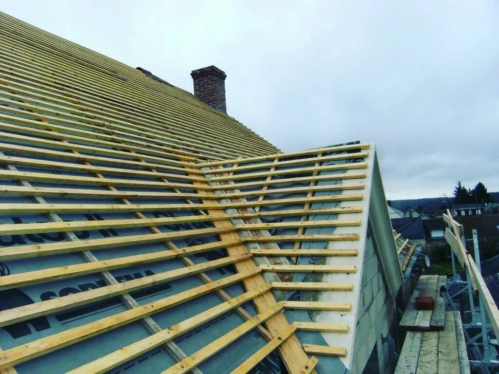 стропильная система сплошная обрешетка, вальмовая кровля контр обрешотка, кровля, монтаж кровли, обрешетка вальмовой кровли