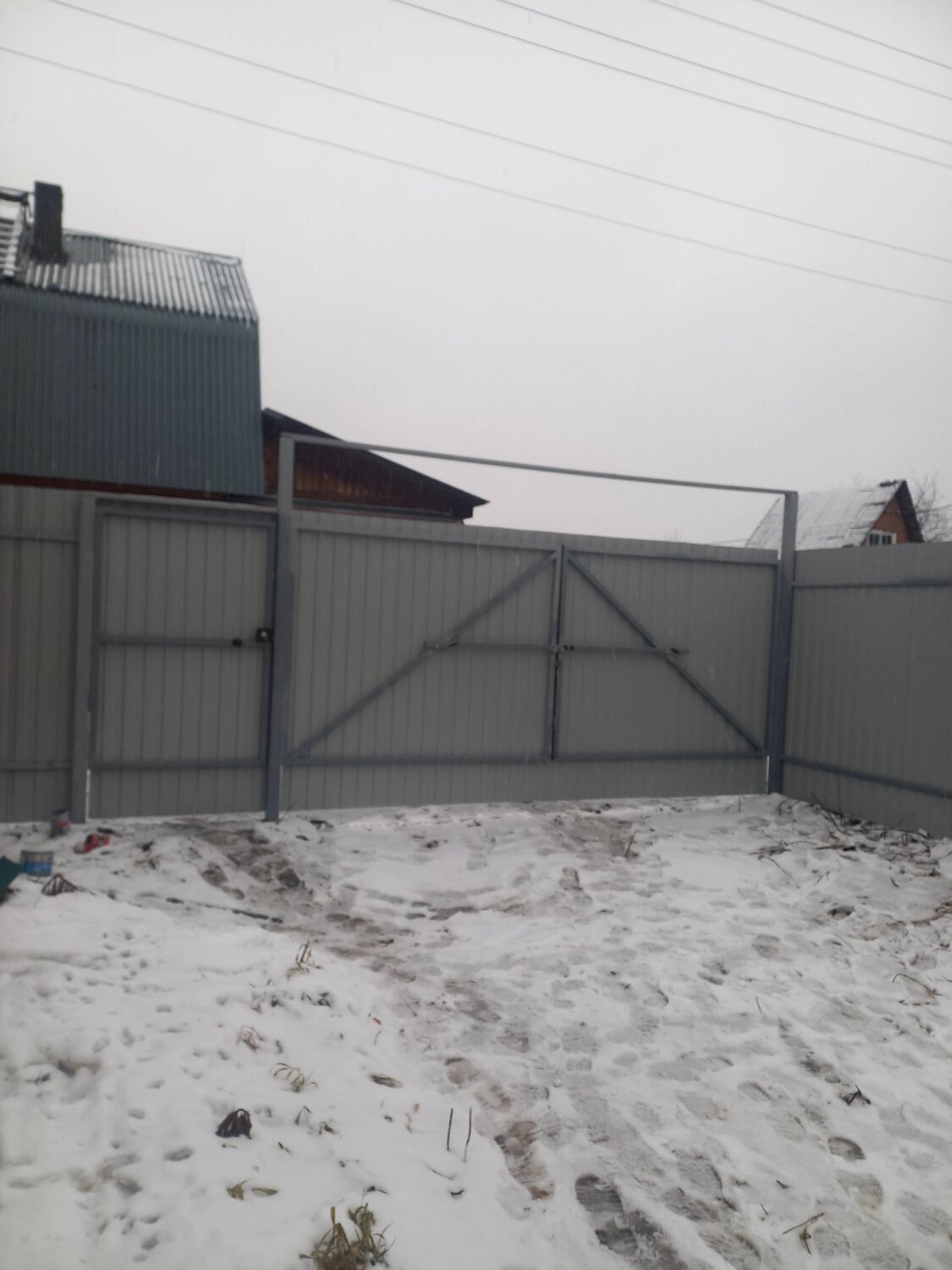 раздвижные ворота, забор из профлиста зима, забор из профлиста, откатные ворота зима, забор из профнастила
