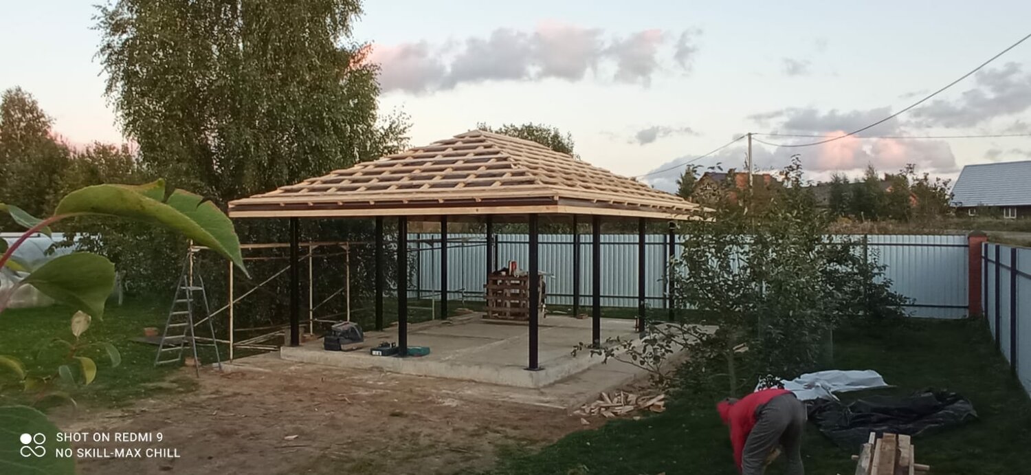 стройка беседки, навес с четырехскатной крышей, крыша беседки, беседка для дачи, навес с шатровой крышей