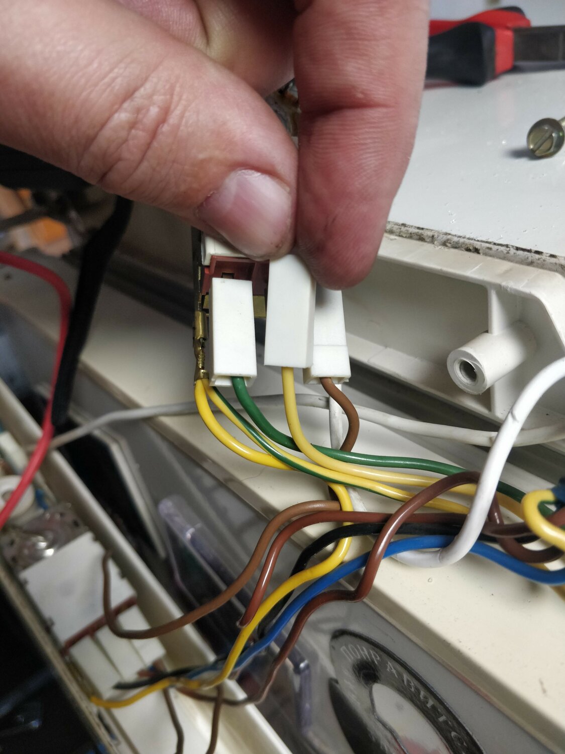 Ремонт холодильников в Емельяново: 120 мастеров по ремонту холодильников