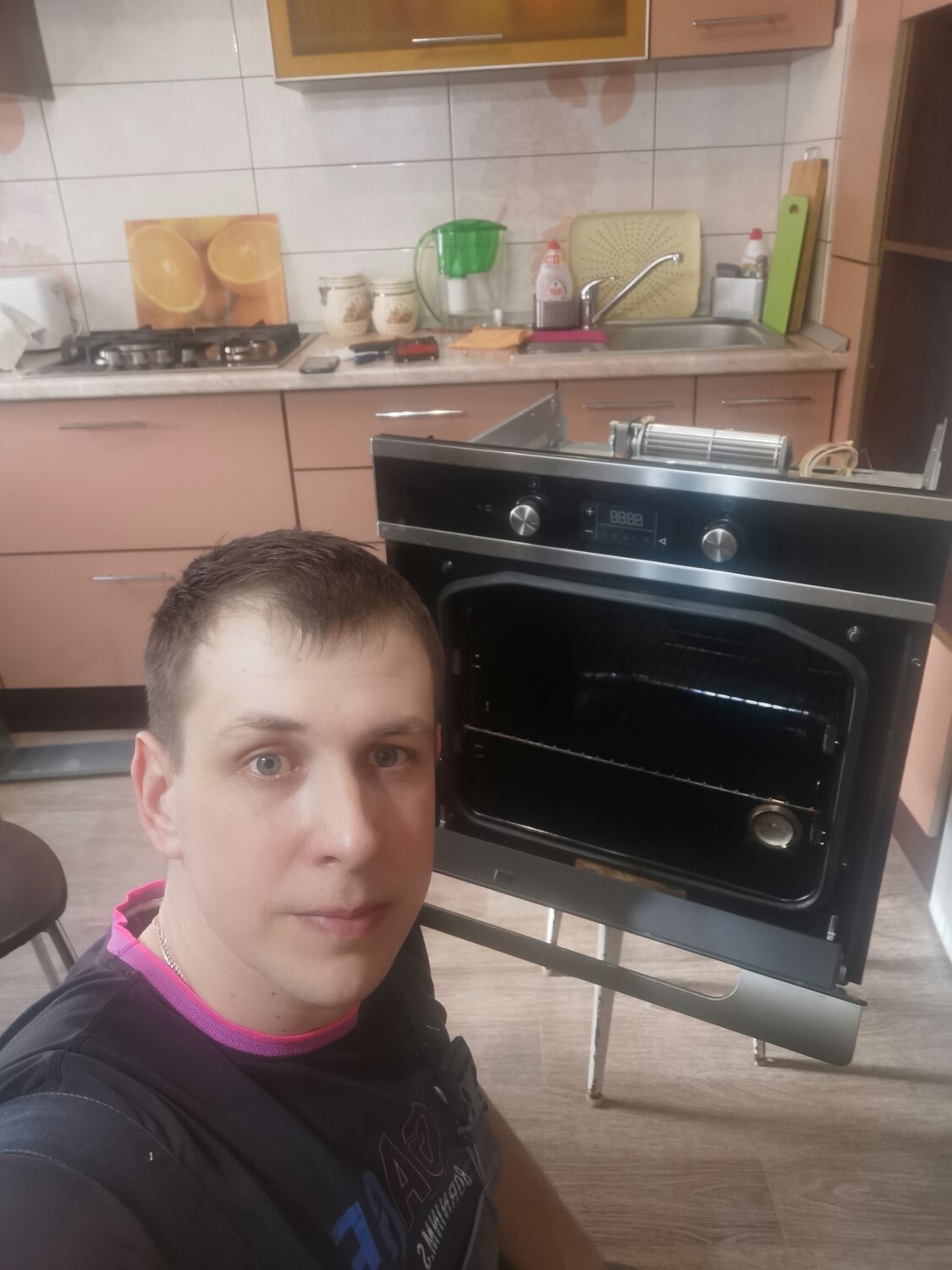 бытовая техника, мужчина, техника, человек, крупная бытовая техника