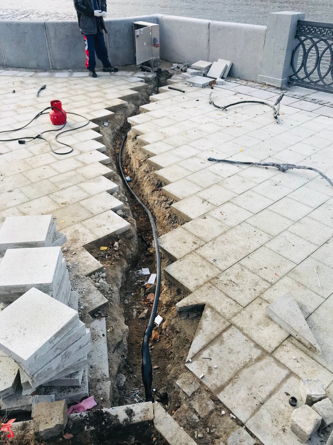 укладка тротуарная плитка, укладка тротуарной плитки без бордюра, тротуарная плитка бу, мощение, брусчатка