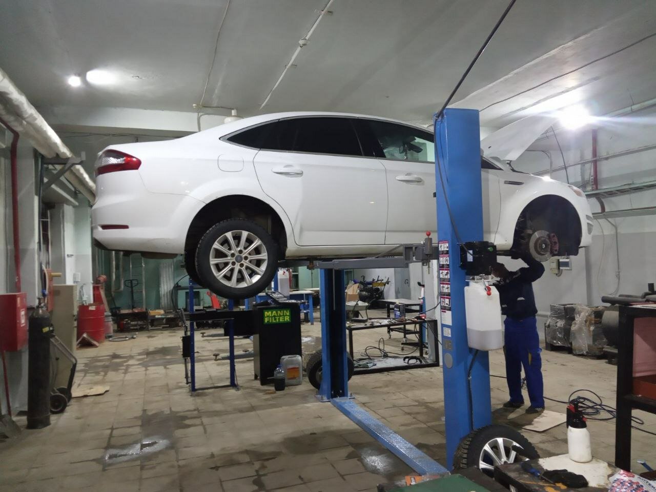 автосервис, автотехцентр, техцентр форд, автотехцентр шиномонтаж, услуги автосервиса