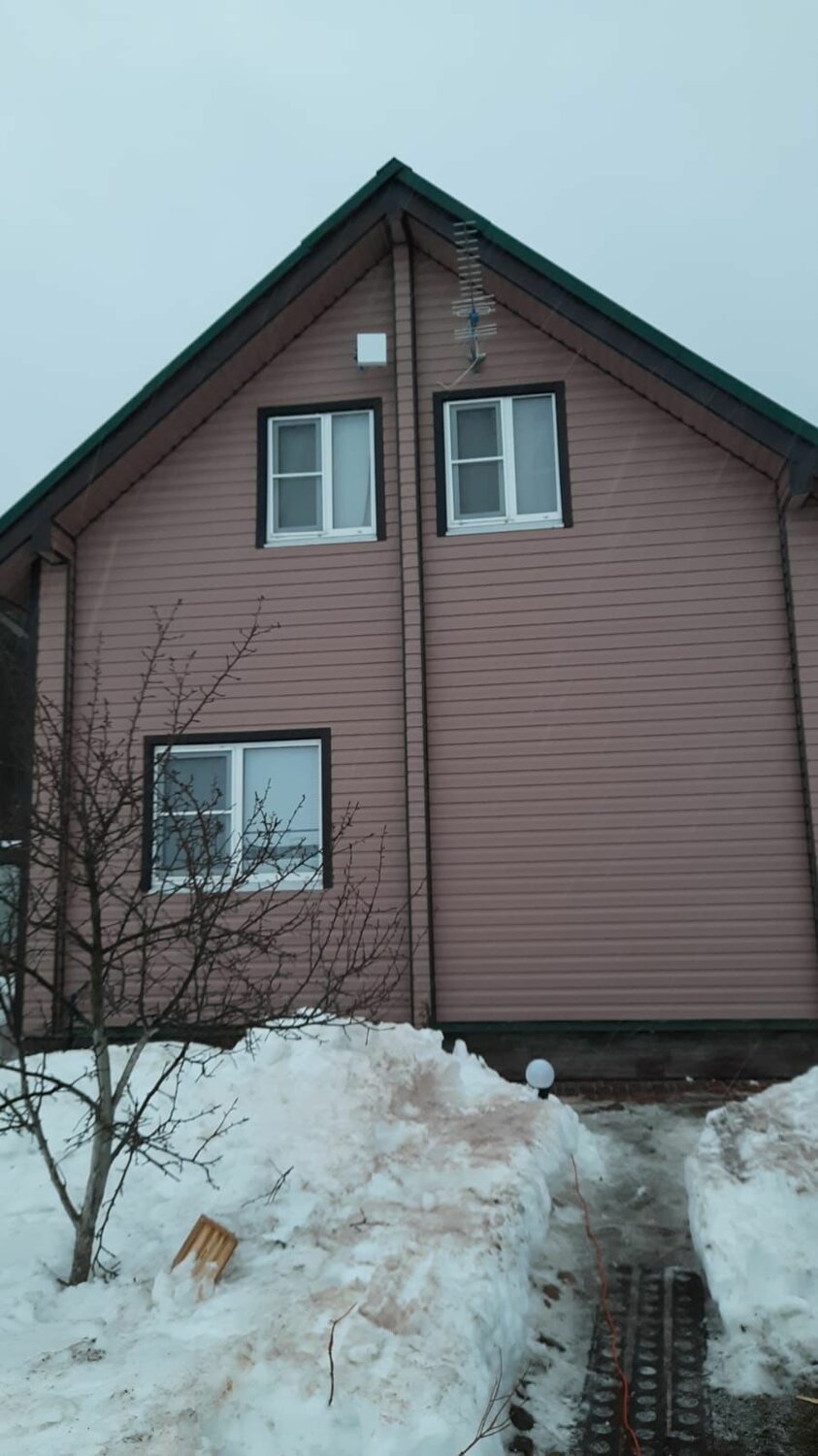 Монтаж фасада из винилового сайдинга