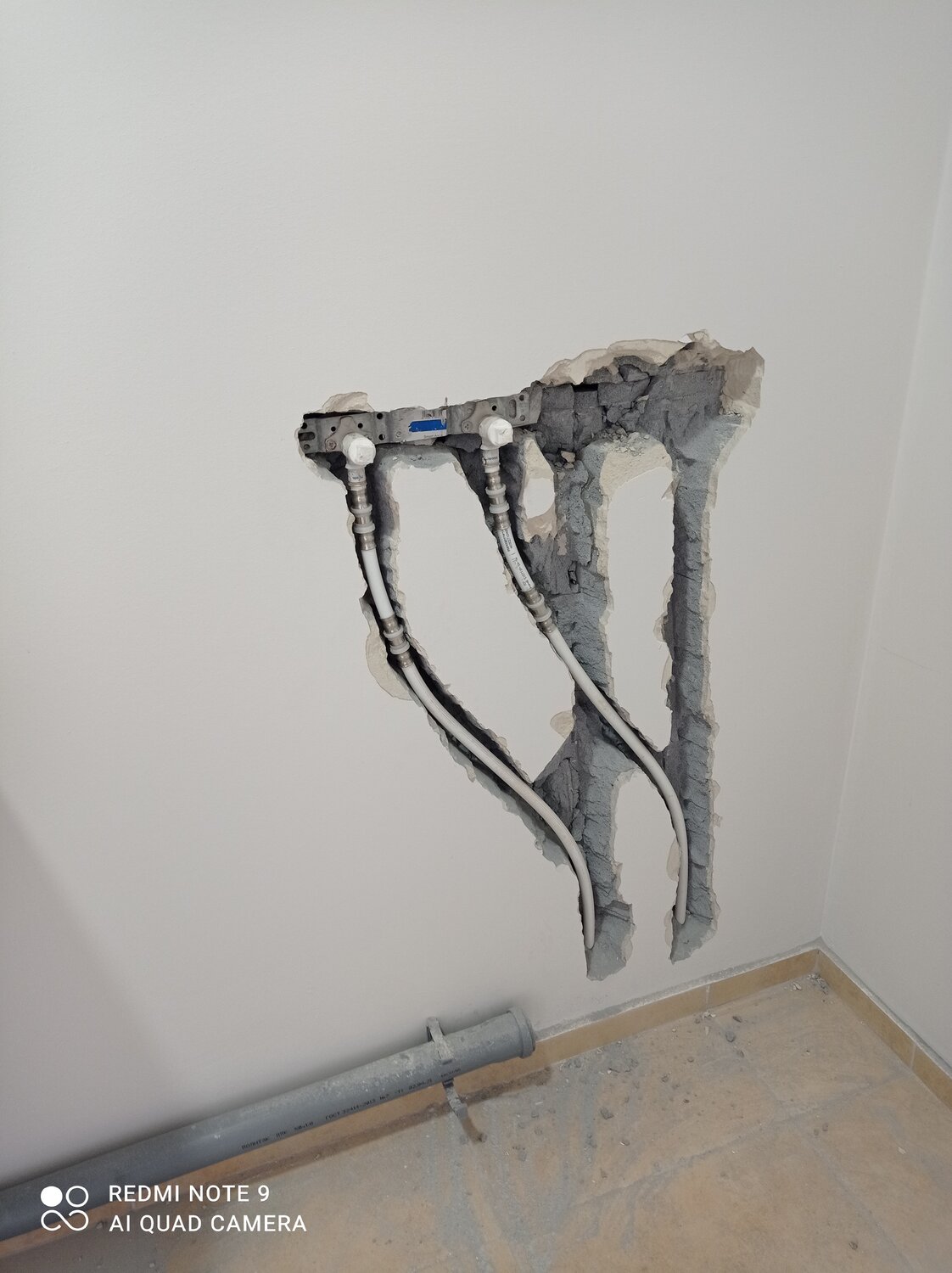 штроба, штроба в стене, штробление, штроба в бетоне, штробление блока под полипропилен