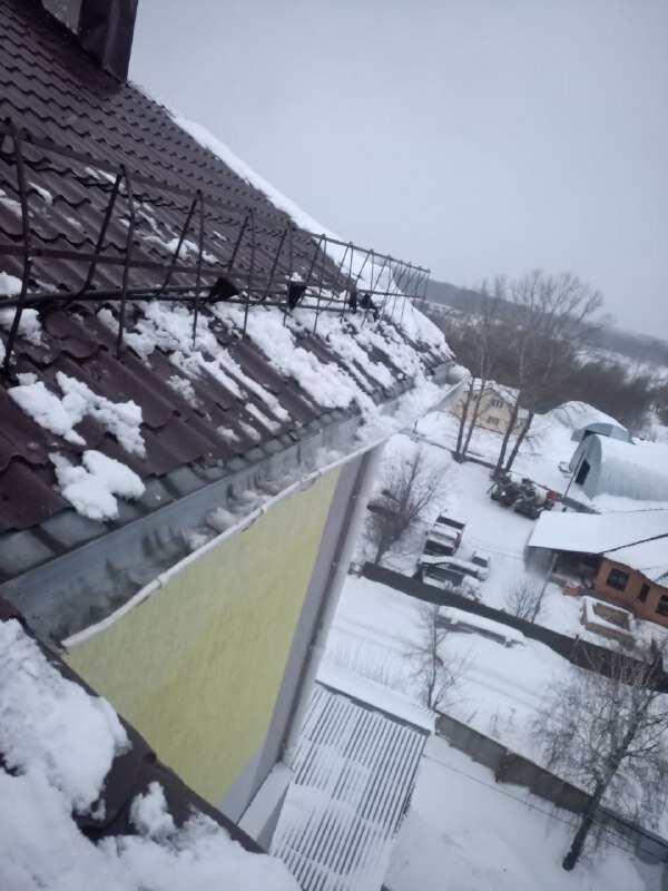 кровля, сход снега с крыши, кровля крыши, крыша, крыша высотки