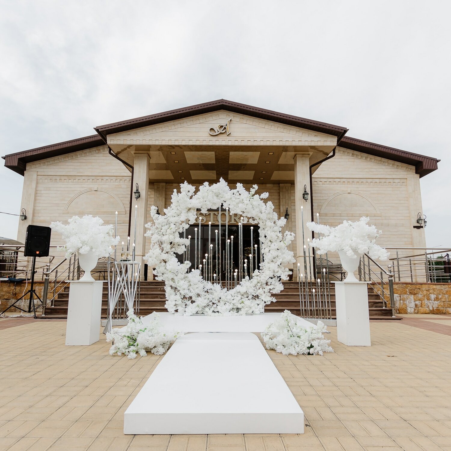 свадебные декорации, свадебная беседка, свадебный декор, декор беседки на свадьбу, оформление свадьбы