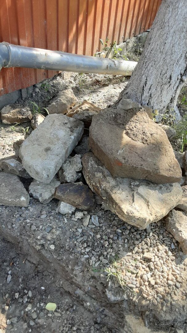 валуны златолит, глыба булыжник бут, земляные камни, природные камни, камень златолит