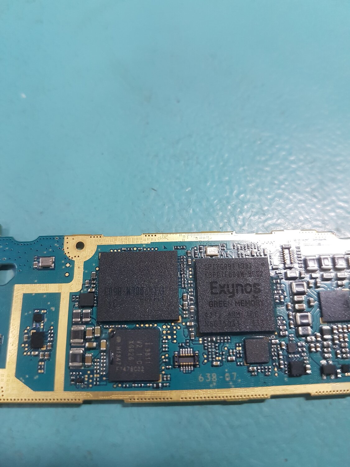 samsung gt i9300i материнская плата, микросхемы памяти, samsung планшет, sm-t311 emmc pinout, с2305 emmc