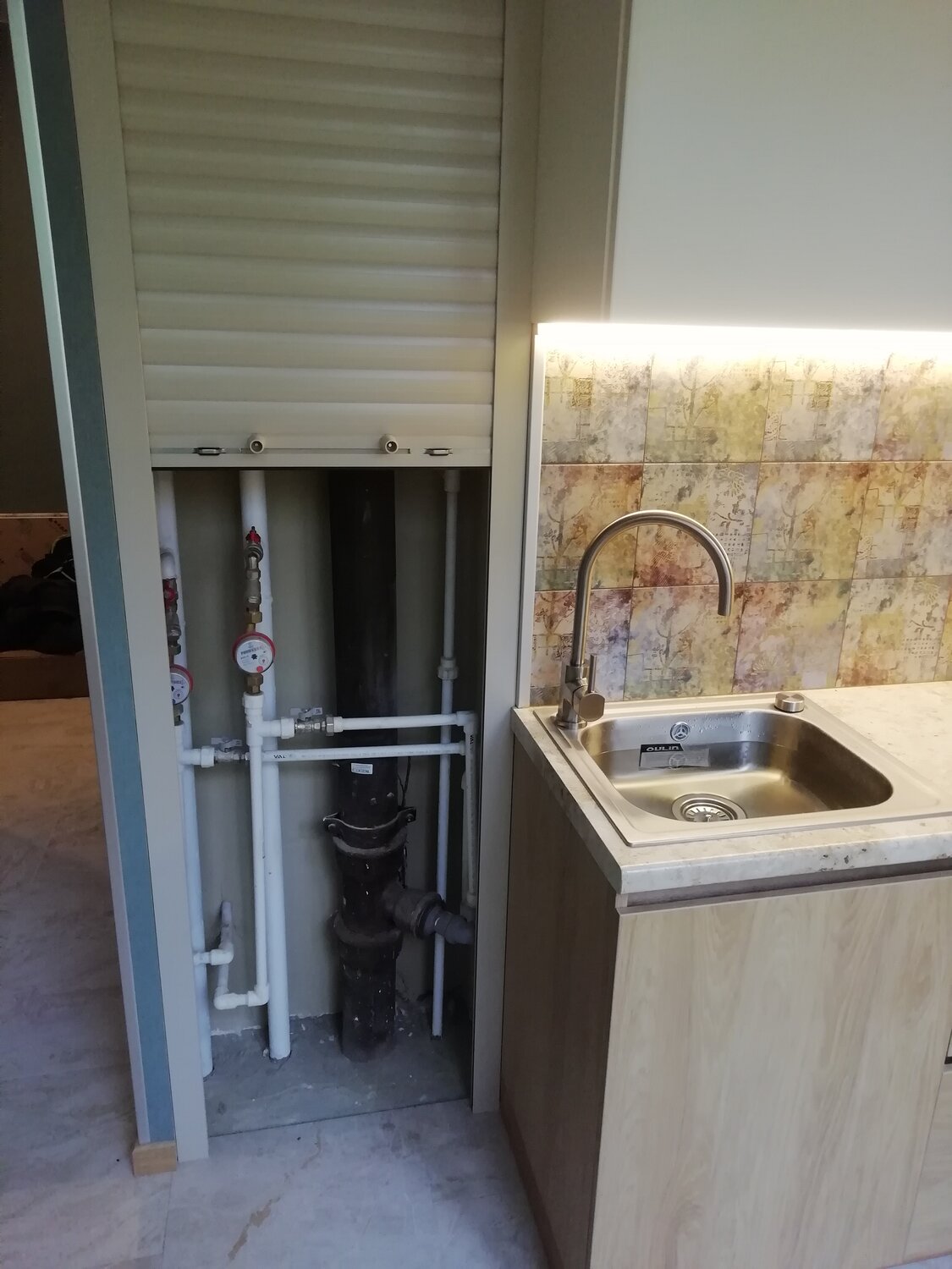 рольставни для санузла, роллеты в санузел, рольставни для ванной комнаты