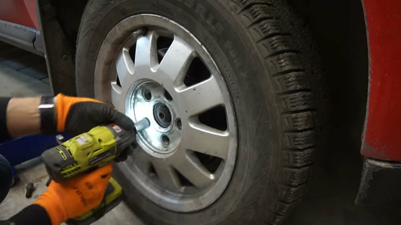 колесо, авто, колесо шиномонтаж, колесо на машине, люфт колеса opel astra g