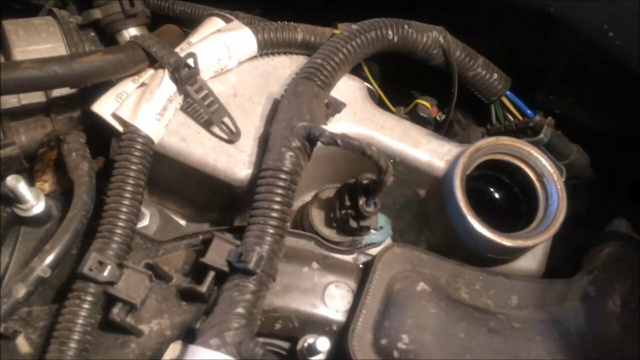 subaru 3.0 термостат, чери тигго двигатель 1.8 маслоотделитель, датчик холостого хода шевроле кобальт, прокладка дросселя форд фокус 2 1.6, датчик давления масла 611 мотор