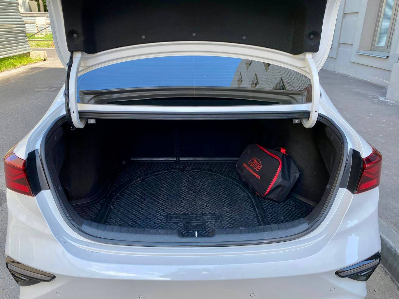 hyundai solaris, hyundai solaris ii, багажник хендай солярис нью, белый хендай солярис, hyundai solaris 1 6