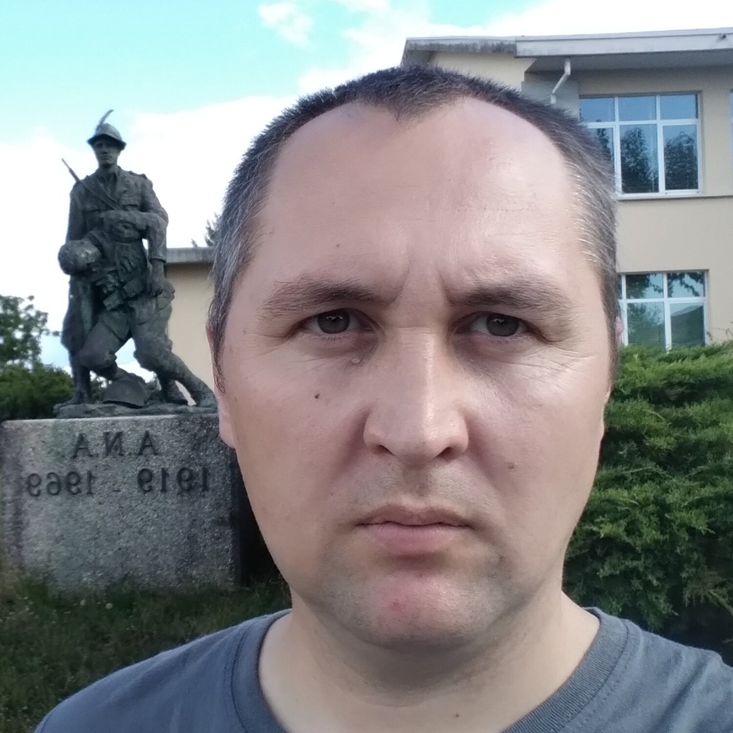 Алексей Ганжа - Ремонт и строительство, Поклейка обоев и малярные ...