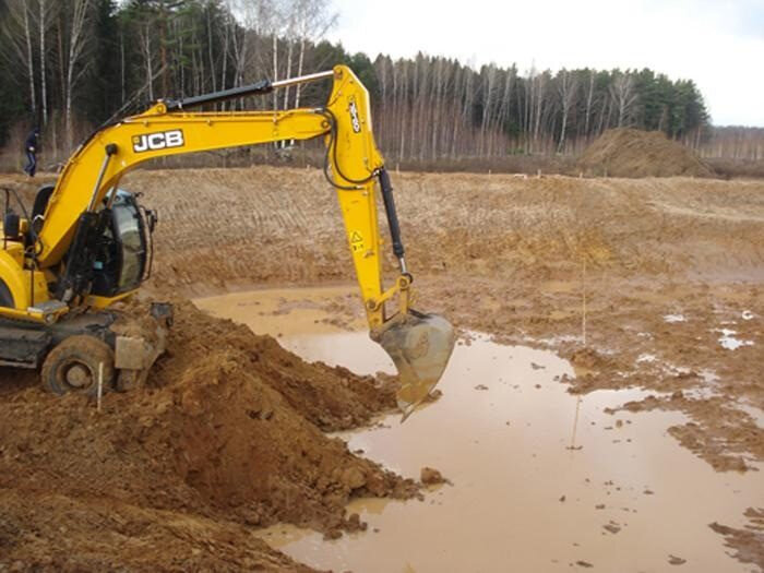 экскаватор jcb 220 2011 г., экскаватор jcb, копание прудов экскаватором хитачи, гусеничный экскаватор jcb, спецтехника экскаватор