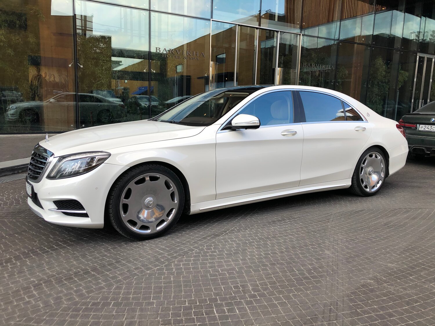 mercedes-benz s-класс, mercedes benz s class w222 63 maybach, белый мерседес бенц, мерседес майбах белый, Mercedes-Benz Maybach S-klasse