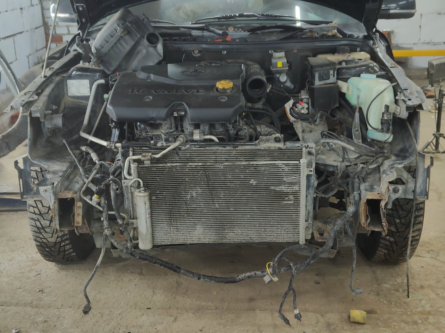 замена радиатора, чистка радиатора, honda cr-v rd5 2003 год кондиционер радиатор, установка радиатора, радиатор автомобиля