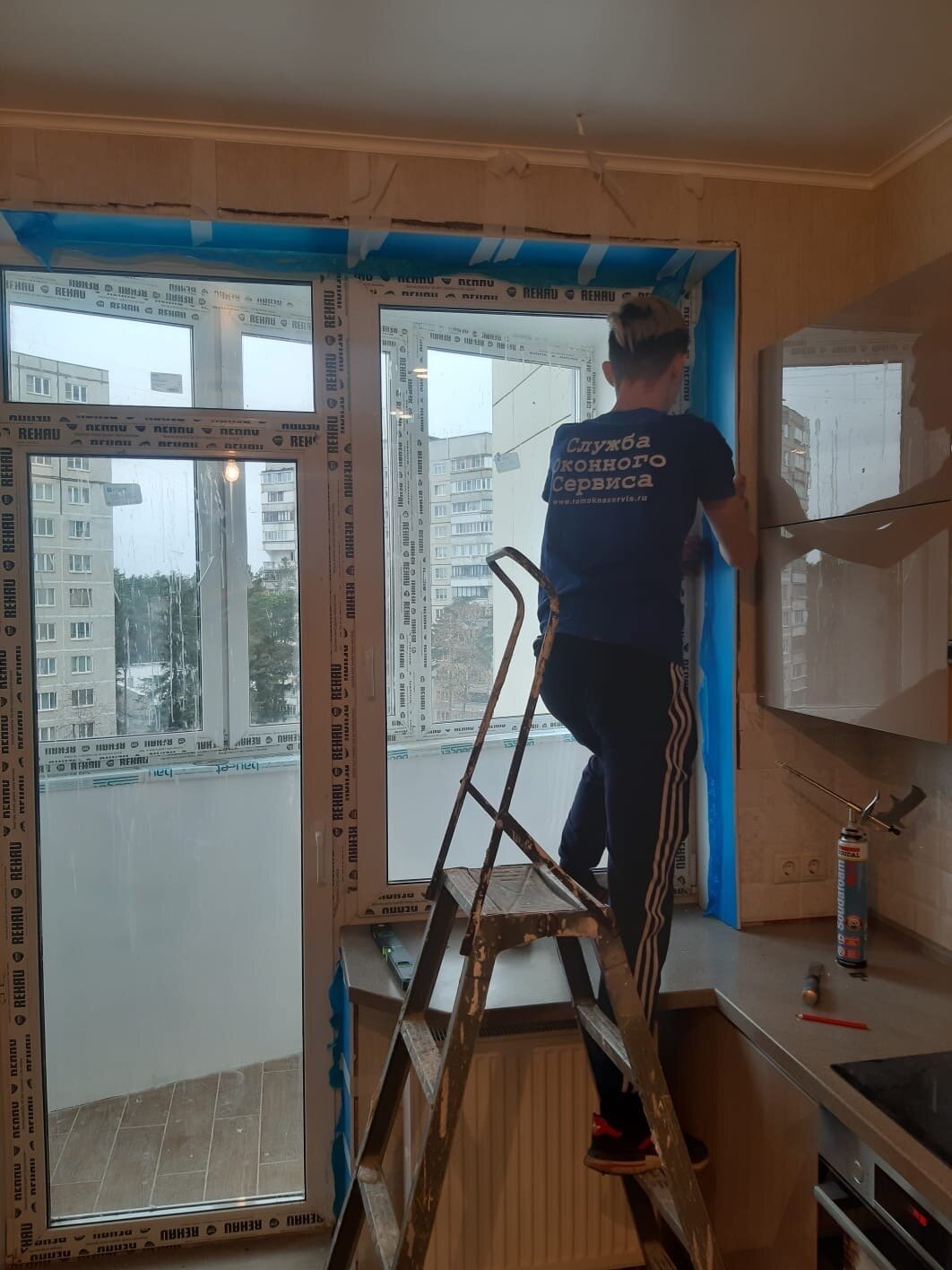 Ремонт окон и балконов в Люберцах: 108 монтажников окон