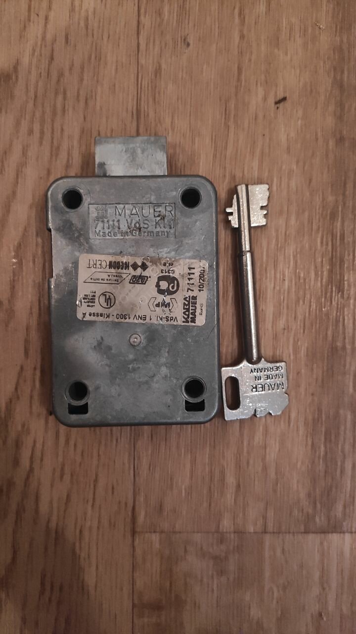 замок каба мауэр 71111, замок mauer 71111, замок сейфовый, сейфовый замок mauer 71111, сейфовый замок stuv