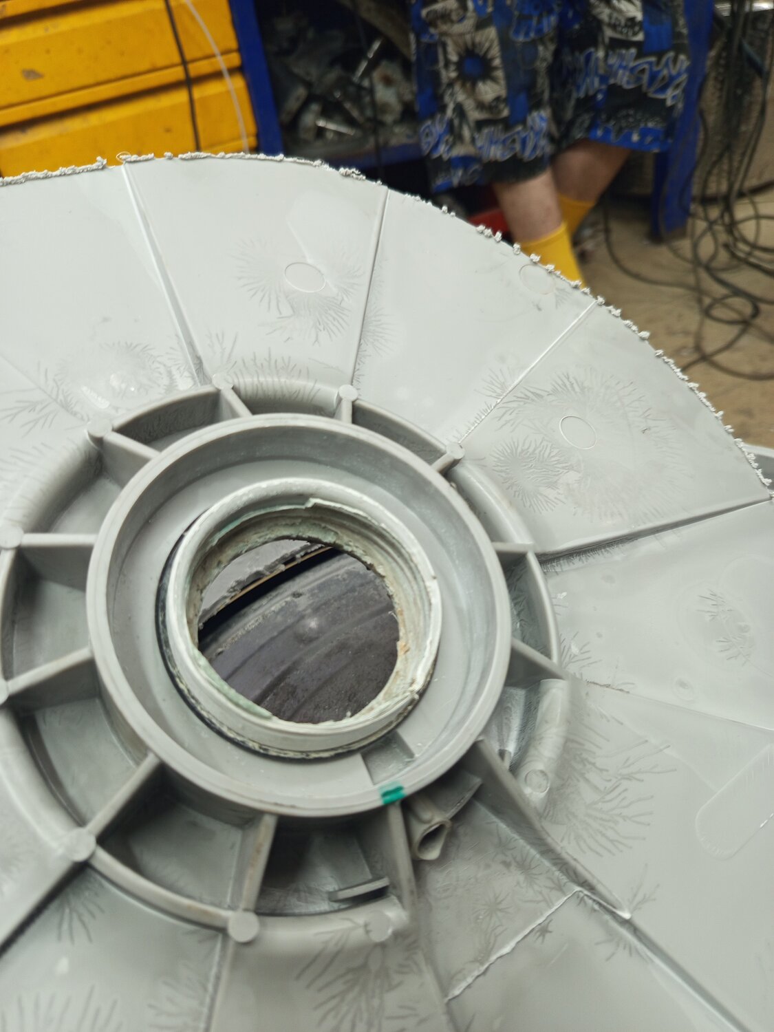 бак стиральной машины, подшипник барабана стиральной машинки ardo tl800, подшипник стиральной машины electrolux с вертикальной загрузкой, полубак для стиральной машины, барабан в стиральной машине