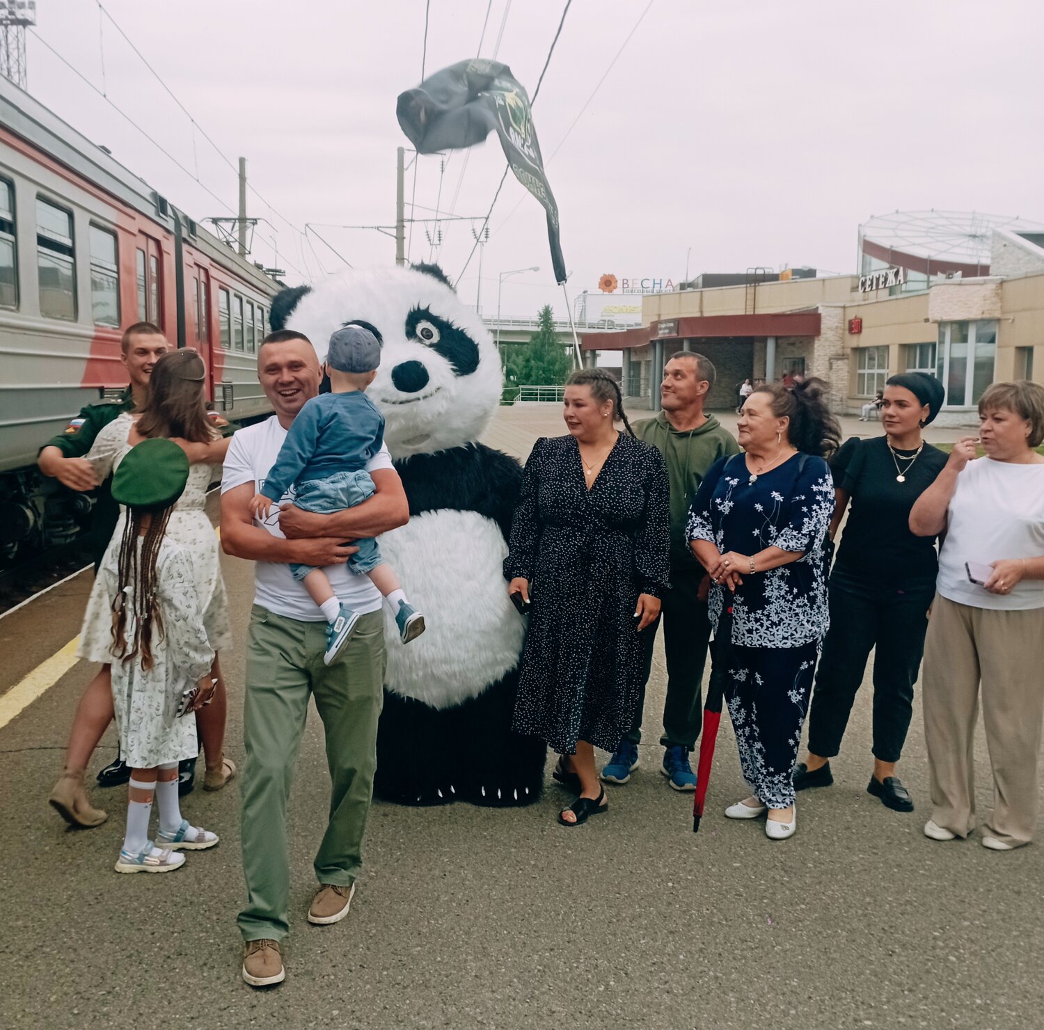 гигантская панда, панда большая, медведь панда, мужчина, ростовые куклы медведь и панда