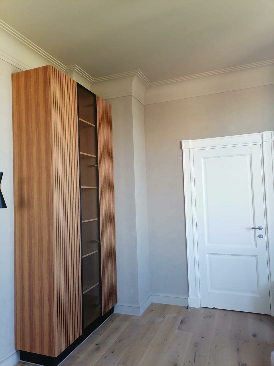 шкаф в прихожую под дерево, шкаф под дерево, распашной шкаф, шкаф, шкаф распашной на заказ