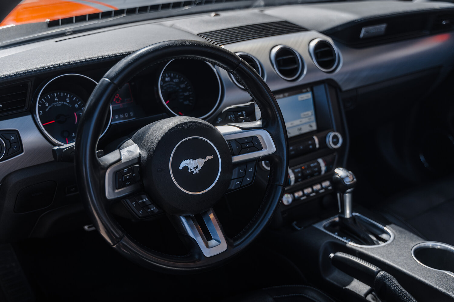 форд мустанг 2015 салон, форд мустанг салон, ford mustang салон, ford mustang 2015 салон, автомобиль ford mustang