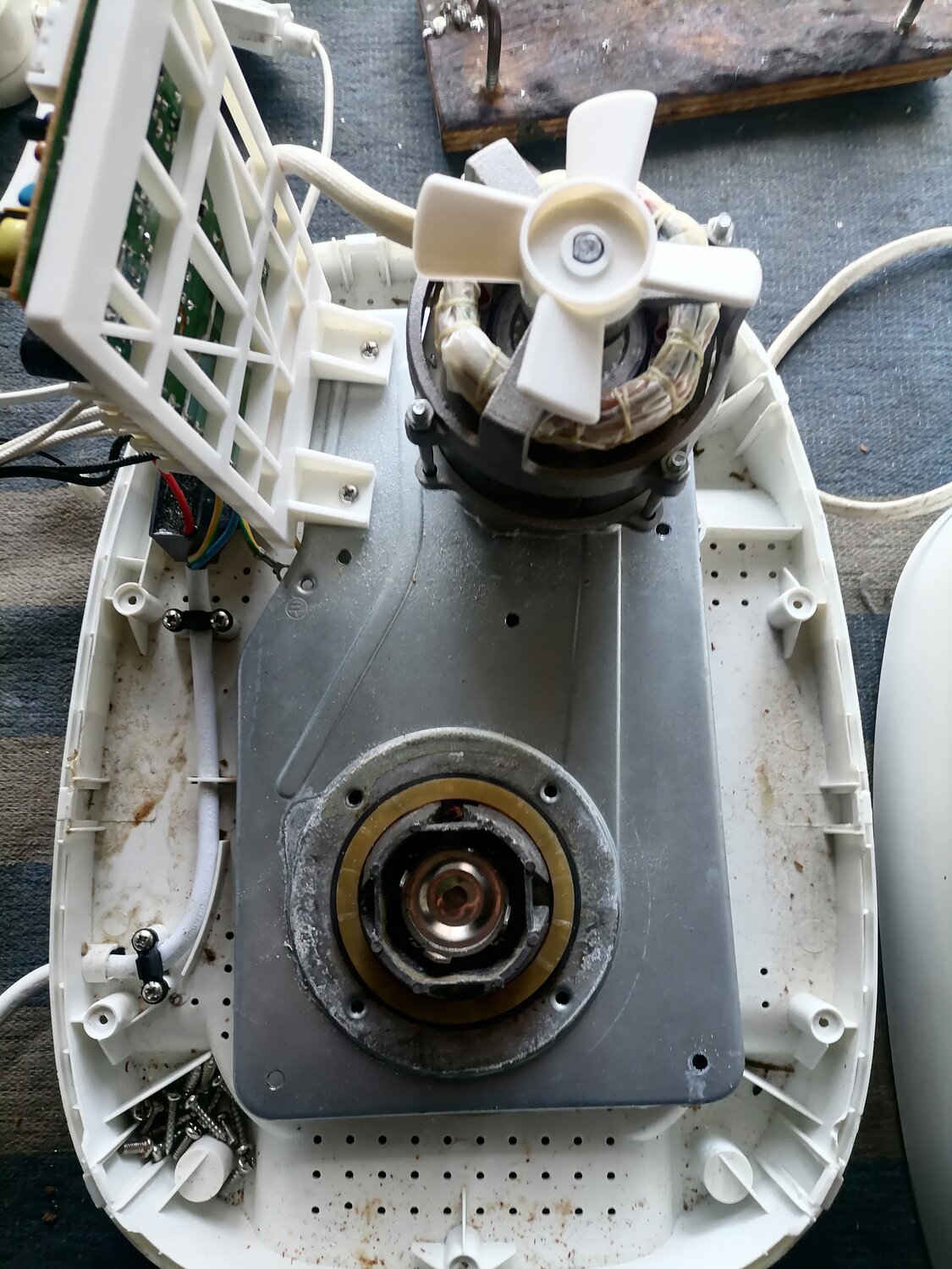 запчасти для кухонного комбайна philips hr7765, мотор от мясорубки sx7025, вращение электромясорубки, двигатель для мясорубки, электродвигатель для мясорубки