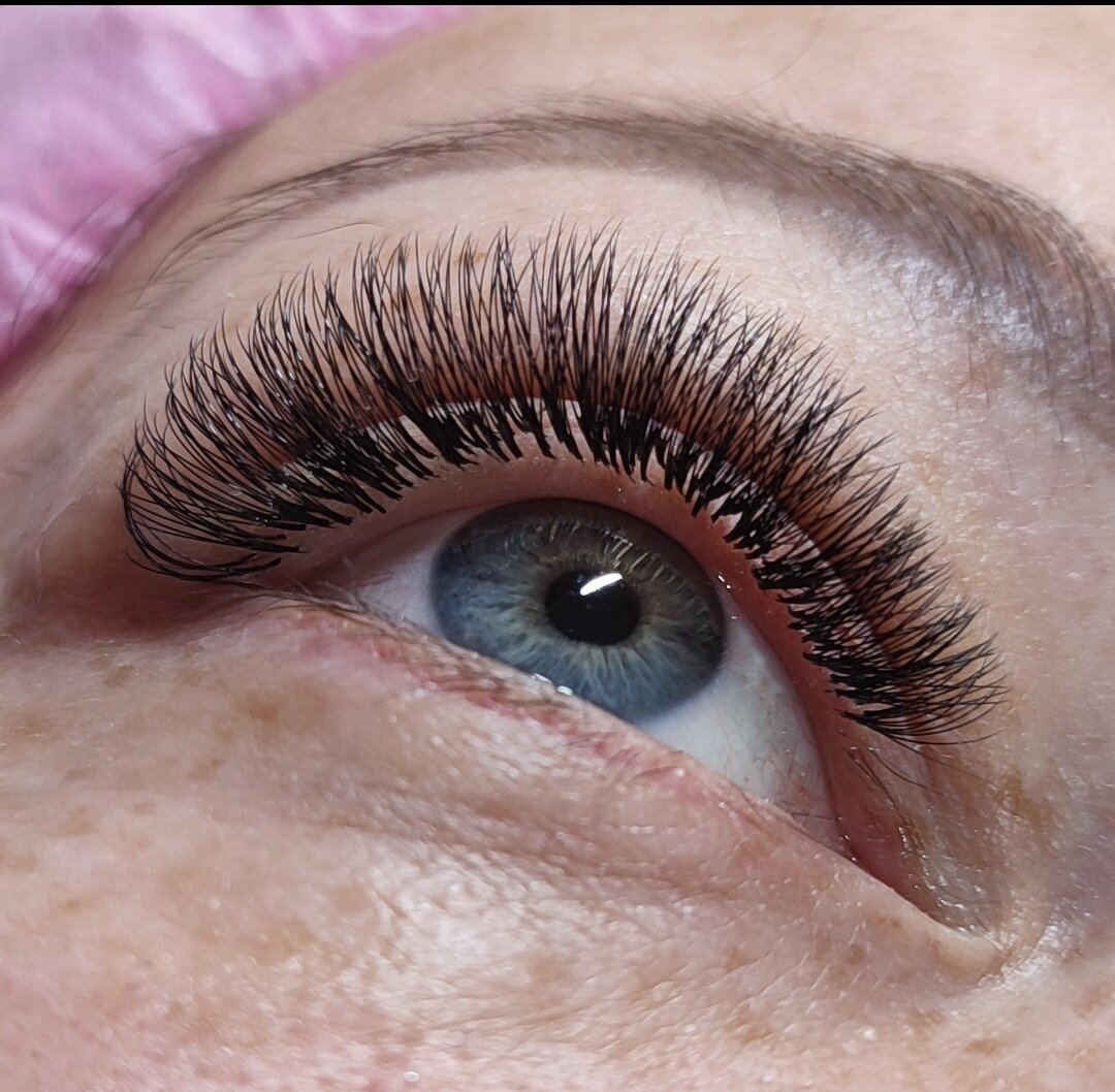 наращивание ресниц, 3 д ресницы на светлых ресничках, наращивание ресниц классика 500р, наращивание ресниц классика, ресницы