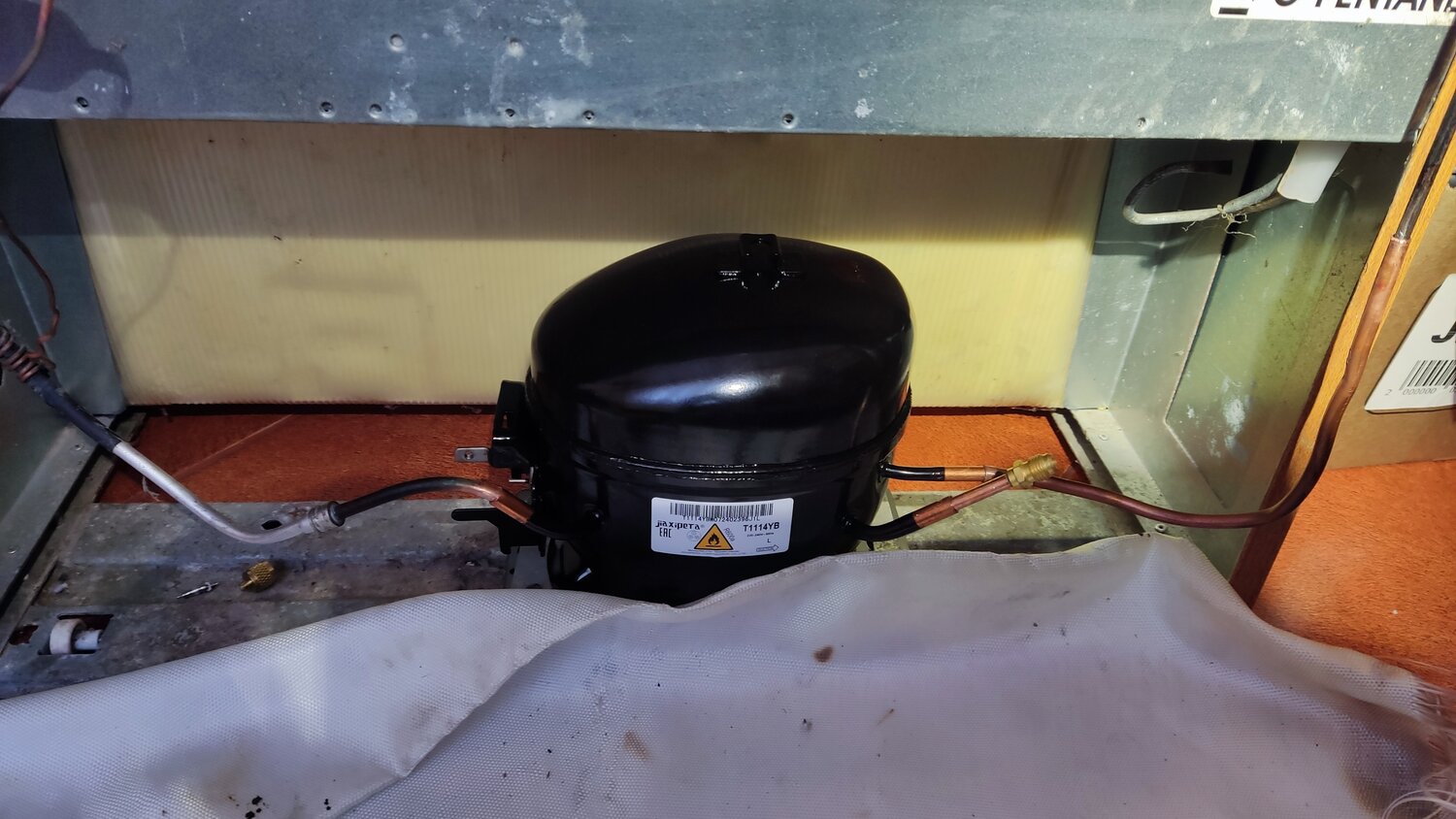 холодильник компрессор, компрессор jiaxipera t1114yb r600a 168w, компрессор gvm57aa, компрессор jiaxipera tt1117gy, компрессор gml160g r134 162вт (gvm57) zel