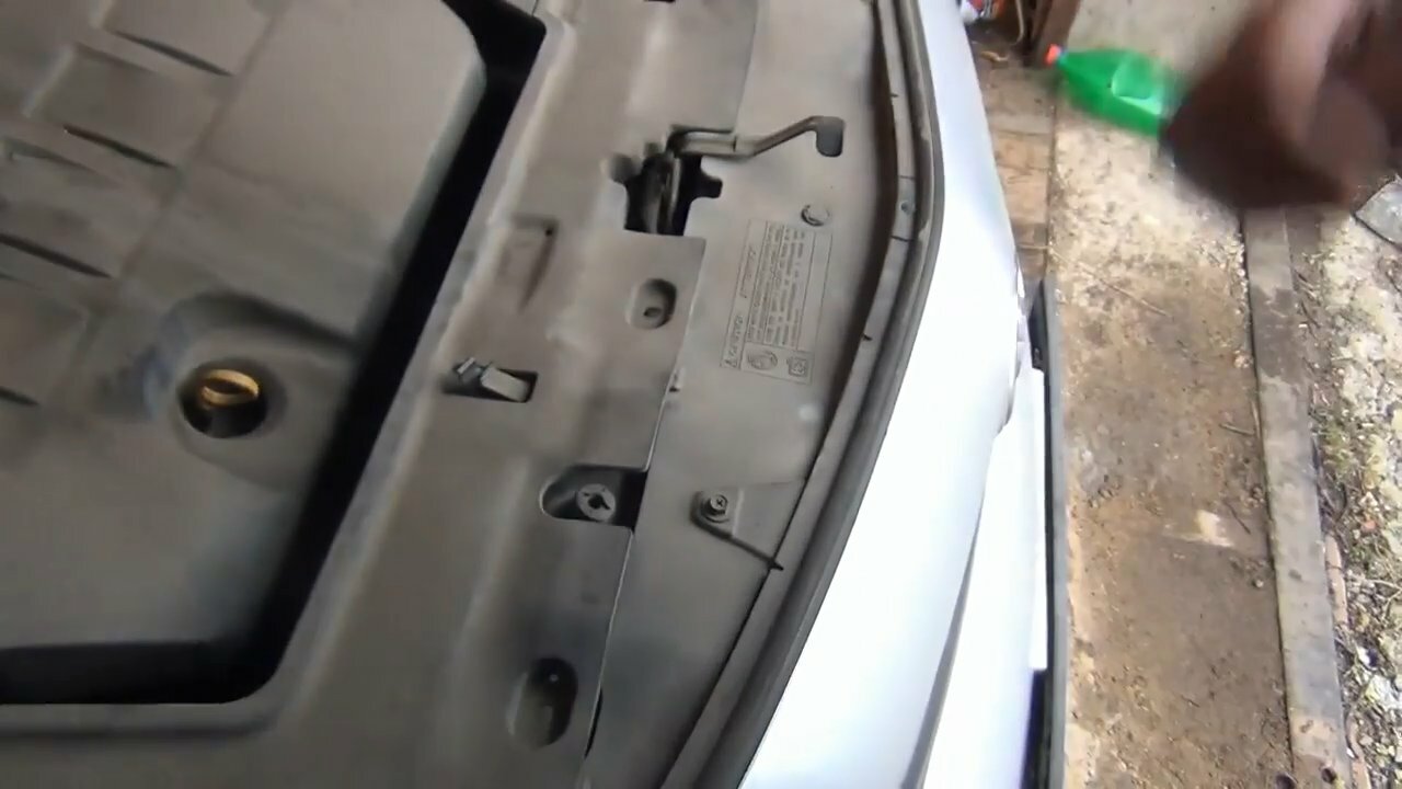 уплотнитель капота hyundai i30, дополнительный уплотнитель капота elantra xd, уплотнитель капота рено дастер 2021, уплотнитель капота гранта 2, уплотнитель капота