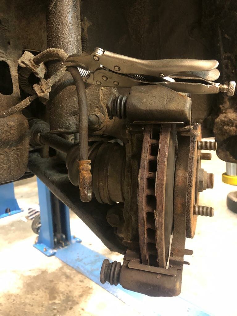 задние дисковые тормоза, суппорт или направляли volvo, суппорт передний vw polo sedan, замена тормозных колодок, sunny fb15 направляющие суппортов кия