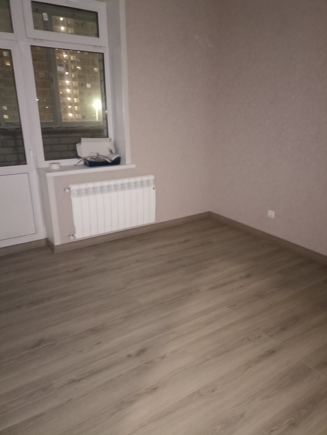 ламинат, линолеум, квартира, укладка ламината, квартира комната