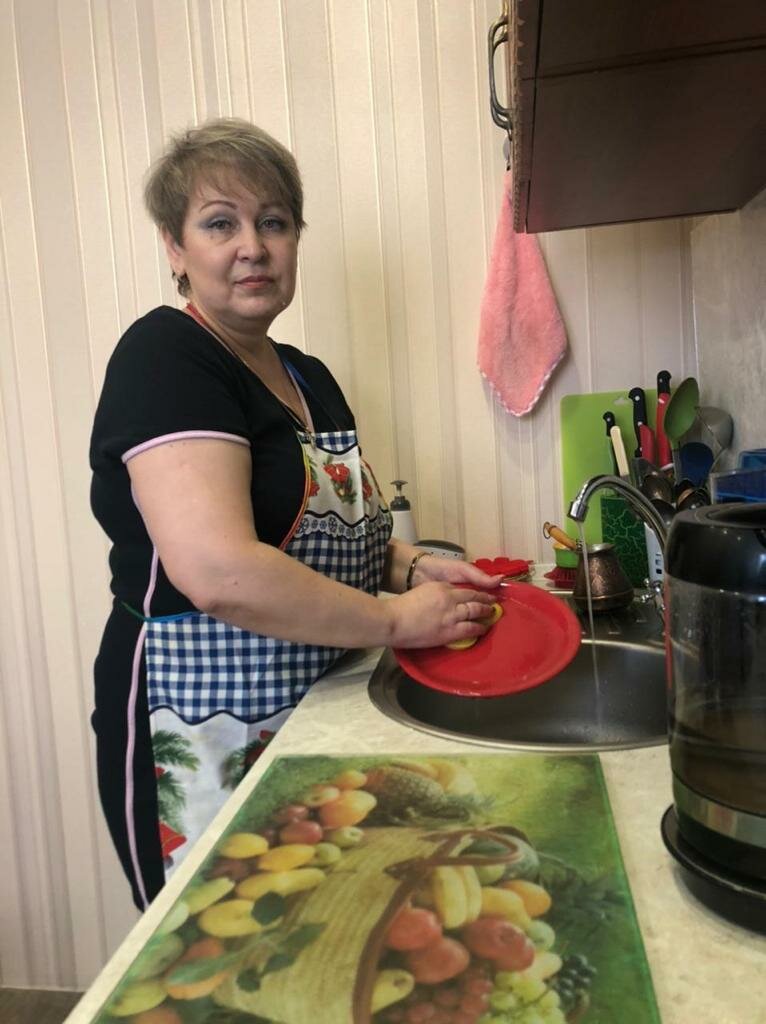 женщина, на кухне, вкусно, вкусные салаты, вкусные ужины